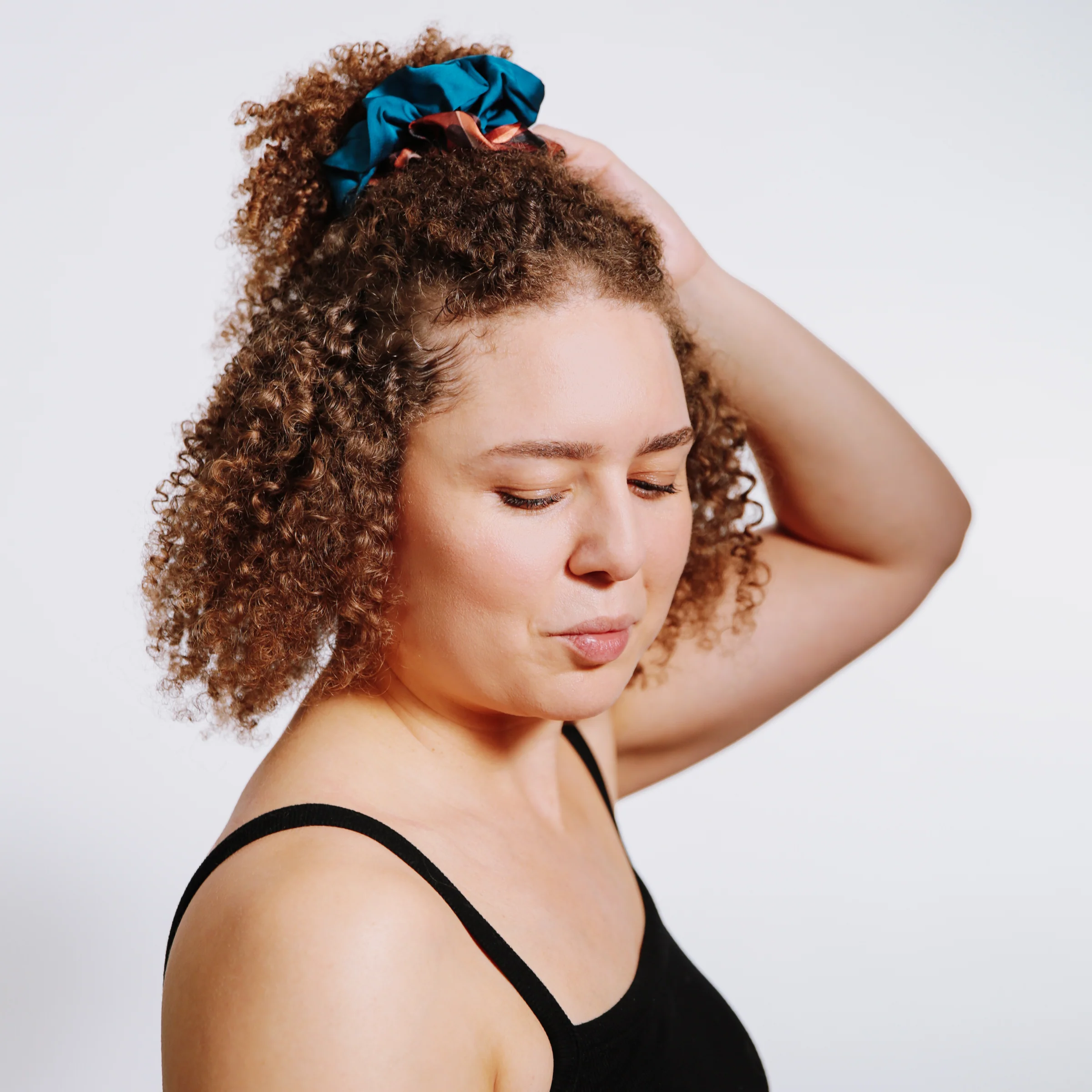 Luxe Satin Scrunchies (5-pack) - Limited Edition Cinnamon Swirl Collection - Image 5